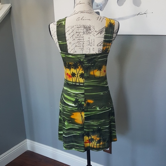 Dress - Picture 3 of 3